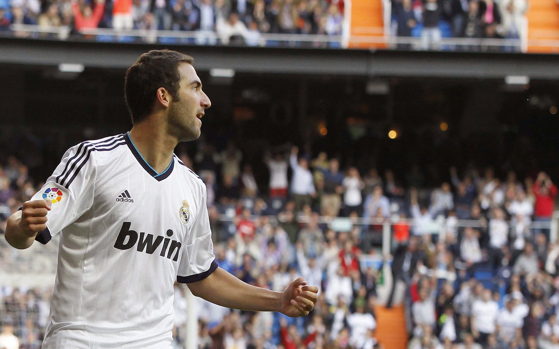 【智能化裁判系统】机器人裁判对传统裁判的冲击与融合，机器人裁判员